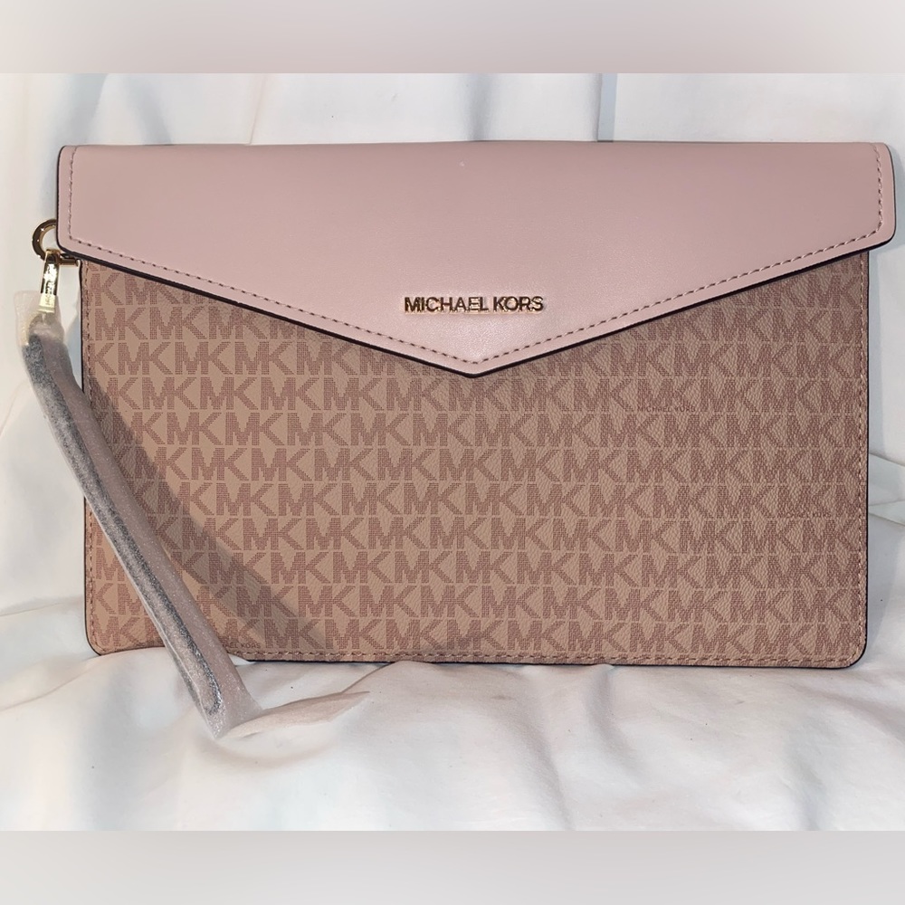 Authentic NWOT Michael Kors Blush Pink XL Monogram Clutch Handbag